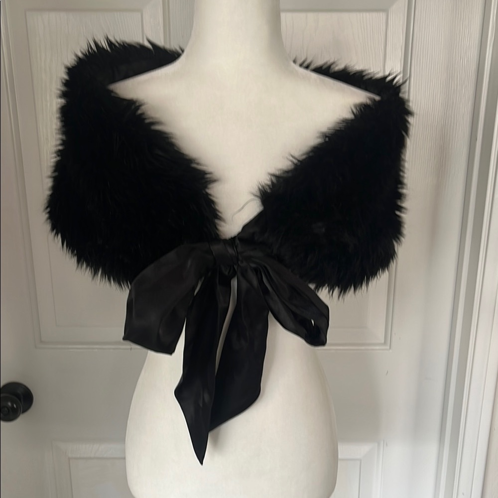 Elegant Black Faux Fur Wrap
